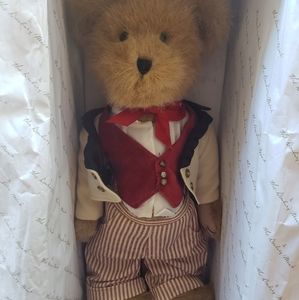 The Boyds Valentine's Day Bear Hartley